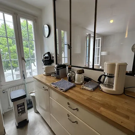 Maison De Quartier Lacan Vieil * Антіб