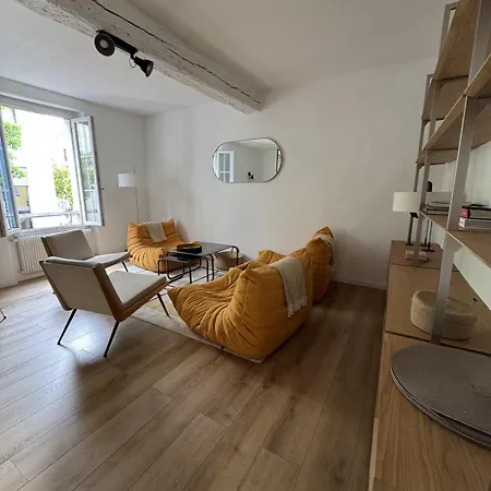 Maison De Quartier Lacan Vieil * Антіб